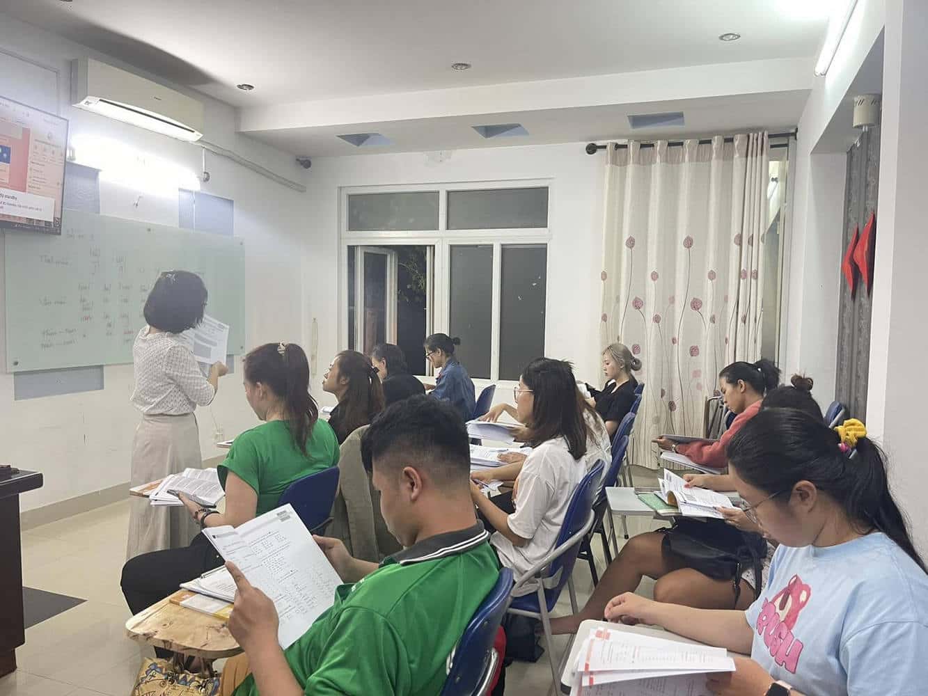 Lớp học tiếng Hoa Bình Dương