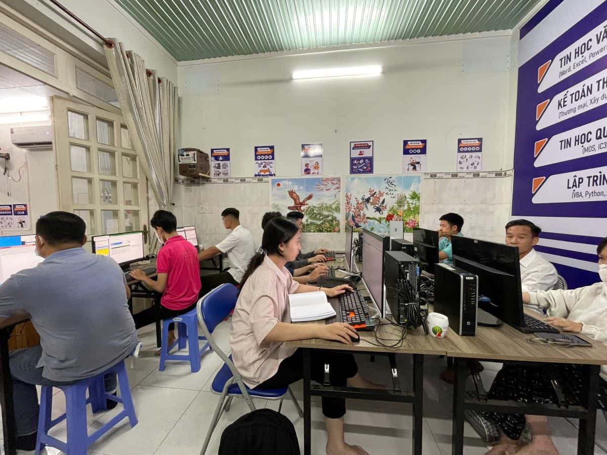 Lớp học ai tại Bình Dương